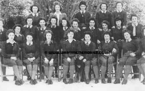 Land girls at rowney Priory