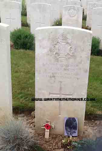 James Martins grave marker in LesBoeufs Guards Cemetery