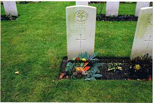 Howell David CWGC headstone in Hamburg Cemetery